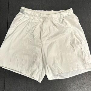 Lululemon Shorts LINED 5in inseam size small